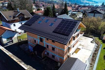 Wohnung 1.OG mit großem Balkon | Tiefgarage & Aufzug | ORTERER28 - Schliersee