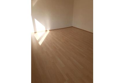 Obergeschosswohnung - 830,00&nbsp;EUR Kaltmiete, ca.&nbsp; 91,00&nbsp;m&sup2; in Leer (Ostfriesland) (PLZ: 26789)