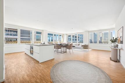 Elegance Meets Space – Großzügiges 3-Zimmer-Apartment mit Balkon und Loggia - Berlin Mitte