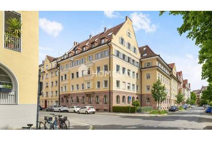 Charmante Altbauwohnung mit 4 Zimmern, Balkon, großer Loggia & opt. TG-Stellplatz - Nürnberg Gleißhammer