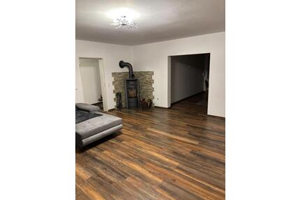 Charmante Wohnung im OG - 1.350,00&nbsp;EUR Kaltmiete, ca.&nbsp; 159,00&nbsp;m&sup2; in Bad Oldesloe (PLZ: 23843)