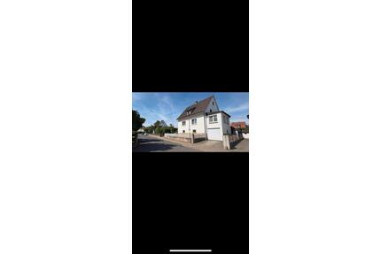 provisionsfrei 12 Familienhaus - 275.000,00&nbsp;EUR Kaufpreis, ca.&nbsp; 200,00&nbsp;m&sup2; in Felsberg (PLZ: 34587)