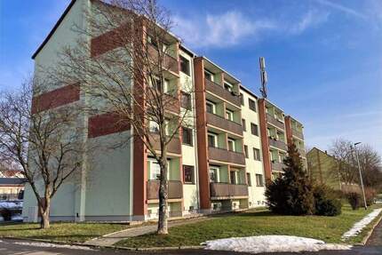 Frisch renovierte 2-Zimmer-Wohnung mit Balkon und Weitblick ! - Wallhausen