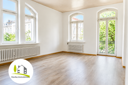 Altbaucharme in Kiel-Gaarden: helle 3-Zimmer-Wohnung mit 2 Balkonen – WG-geeignet