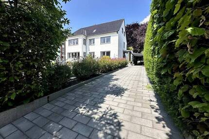 **SOFORT einziehen!! GROSSES-RENOVIERTES 1-2 Familienhaus mit exklusivem WELLNESSgarten** - Hückelhoven Kleingladbach