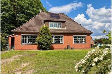 Haus zum Kaufen in Beckdorf 385.000,00 € 195 m²