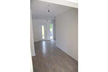 Moderne DHH (2017) in Geesthacht – 130m², Garten, Terrasse, EBK