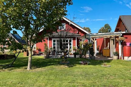 Charmanter Holzbungalow im Schwedenstil mit viel Platz und modern - Tönning