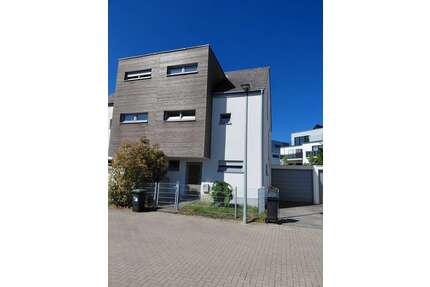 Haus zum Mieten in Mülheim an der Ruhr 2.250,00 € 140 m²