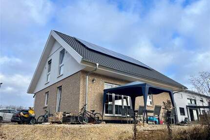 Modernes Danhaus mit Charme - neuwertiges Einfamilienhaus in ruhiger Natur­lage auf Eckgrundstück - Niederstotzingen Stetten