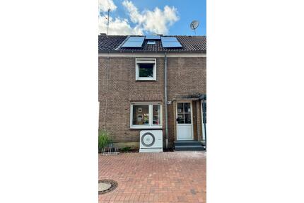 Modernisiertes Reihenmittelhaus mit Wärmepumpe&PVAnlage - Nordhorn