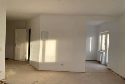 Markkleeberg* Zweitbezug nach Sanierung* helle 2 Zimmer-Wohnung* Balkon* Duschbad*EBK abkaufbar