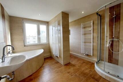 Familienwohnug Balkon Gäste-WC - 804,00&nbsp;EUR Kaltmiete, ca.&nbsp; 119,97&nbsp;m&sup2; in Chemnitz (PLZ: 09127) Adelsberg