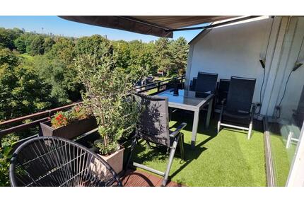 Exklusives möbiliertes Penthouse mit 3 Zimmern und 2 Balkonen - Düsseldorf Stadtbezirk 7
