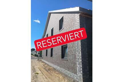 Wohnen mit Weitblick - 2 ZKB-Neubauwohnung im Dachgeschoss mit Balkon in begehrter Lage von Brake