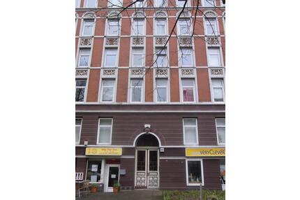 Winterhude: 2-Zi-Altbau mit Balkon: Wohnbüro, Praxis, Atelier - Hamburg