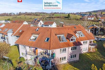 Vermietete, helle 2-Zimmer-Dachgeschoss-Wohnung mit Loggia und TG-Stellplatz - Owingen