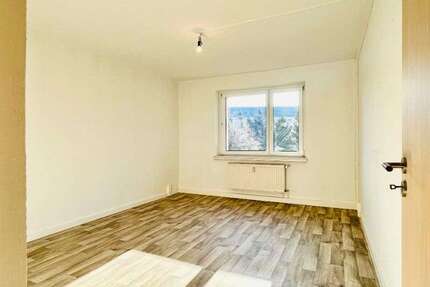 Wohnung zum Mieten in Freital 332,88 € 53.69 m²