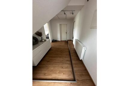 Großzügige Wohnung in Poggenhagen mit Balkon - Neustadt am Rübenberge