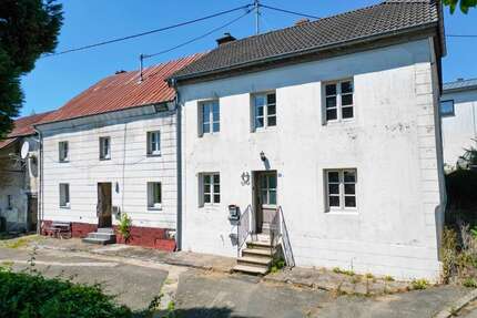 Haus zum Kaufen in Rodershausen 130.000,00 € 149 m²