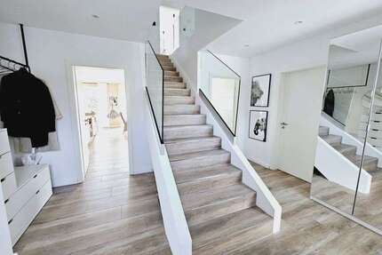 Haus zum Kaufen in Oerlinghausen 599.000,00 € 200 m²