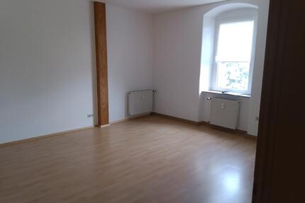 Mietwohnung ab Mai 2026 - 377,00&nbsp;EUR Kaltmiete, ca.&nbsp; 57,00&nbsp;m&sup2; in Ebersbach (PLZ: 01561)