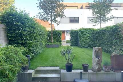 Haus zum Mieten in Frankfurt am Main 3.900,00 € 182.4 m²