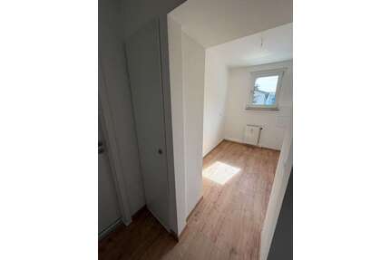 Wohnung zum Mieten in Wolfen (Krondorf) 410,00 € 58.57 m²