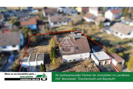 Raumwunder mit Garten: Ein-Zweifamilienhaus mit 5 Garagen - Selb