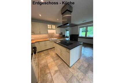 Freistehendes Ein - bis Zweifamilienhaus 7399 m2 Grundstück - Diemelstadt
