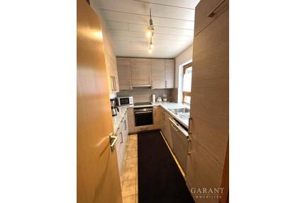 2 Zimmer-Souterrain-Wohnung, zentral gelegen - teilmöbiliert, inkl. Küche in Ostelsheim