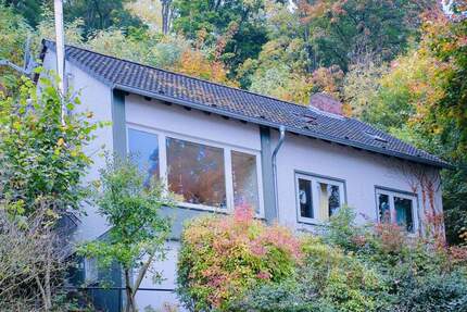 Haus mit Aussicht am Fuße des Venusberges auf Grundstück mit großem Baufenster - Bonn Dottendorf