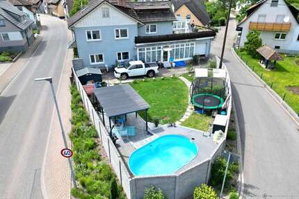 Haus zum Kaufen in Zell am Harmersbach 320.000,00 € 178 m²