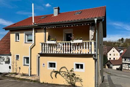 Charmantes Einfamilienhaus mit Stil – modernisiert, bezugsbereit - Neuenstein