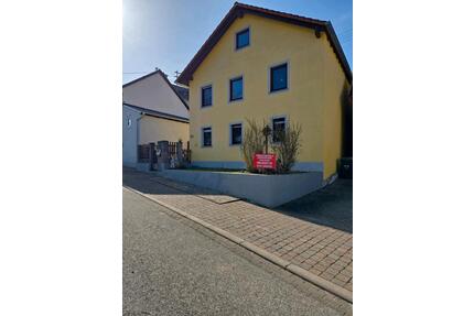 Bezugsfertiges Einfamilienhaus mit 5 Zimmern und Garten - Steinbach am Donnersberg