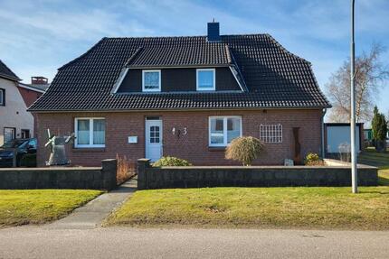 Einfamilien Haus - 211.000,00&nbsp;EUR Kaufpreis, ca.&nbsp; 160,00&nbsp;m&sup2; in Löwenstedt (PLZ: 25864)