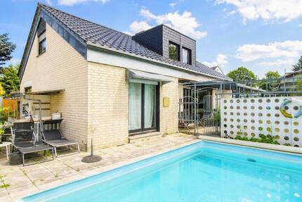 Gepflegtes Einfamilienhaus mit Garten und Pool in Bielefeld-Oldentrup - Erbbauzins pro Jahr 1.388 €