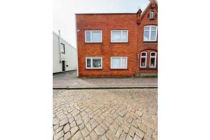 Haus zum Kaufen in Husum 169.000,00 € 110 m²