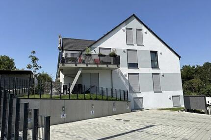 Helle 5-Zimmer-Maisonette mit Einbauküche, Terrasse und Gartenanteil - Friedberg