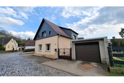 Saniertes Einfamilienhaus mit Garage, Garten und Nebengelass - Ahlsdorf