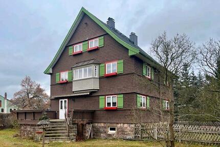 Großzügiges 10-Zi. Holzhaus in Top Lage + große GarageWerkstatt - Olbernhau