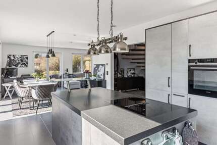 Haus zum Kaufen in Wustermark 595.000,00 € 137.08 m²