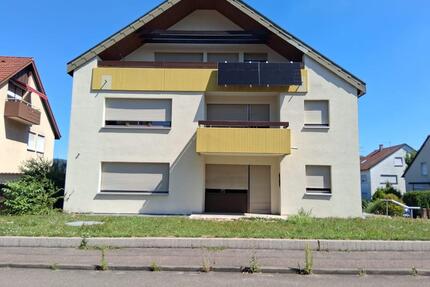 Großzügige Erdgeschosswohnung mit Hauscharakter, großem Keller un - Deizisau