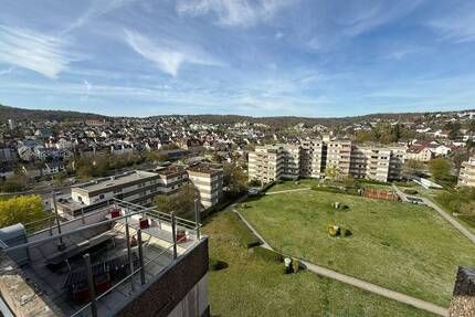 Schicke Dachgeschosswohnung mit großer Sonnenterrasse in Stuttgart-Botnang