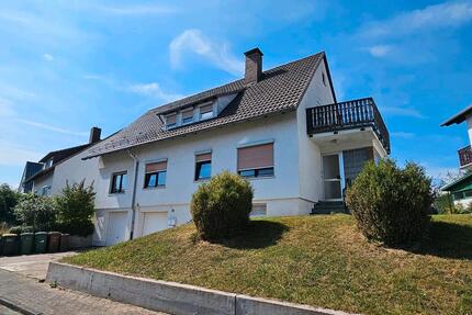 Zweifamilienhaus mit Garten in Grebenstein - provisionsfrei!
