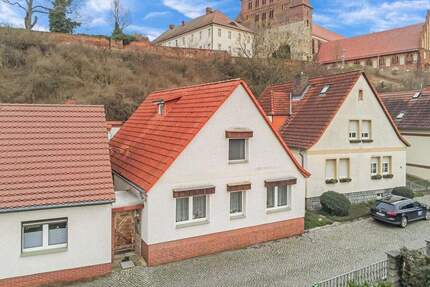 Charmantes Einfamilienhaus mit einzigartigem Außenbereich, Garten und Wasserzugang in Havelberg!