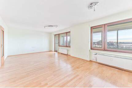 ++ Wohnen mit Aussicht: hell & über den Dächern - sofort verfügbar ++ - Göppingen / Ursenwang