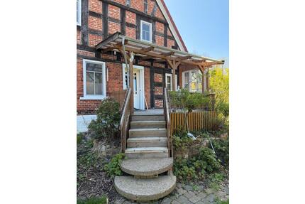 Charmante 4-Zimmer-Wohnung mit großem Wohnzimmer, Garten, Terasse - Bruchhausen-Vilsen