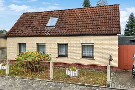 Haus zum Kaufen in Treuenbrietzen 149.500,00 € 92.71 m²