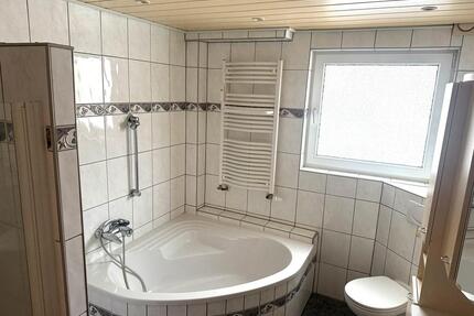 4 Zimmer Wohnung Gäste- Bad Balkon Wannenbad Dusche - Wolfsburg Almke